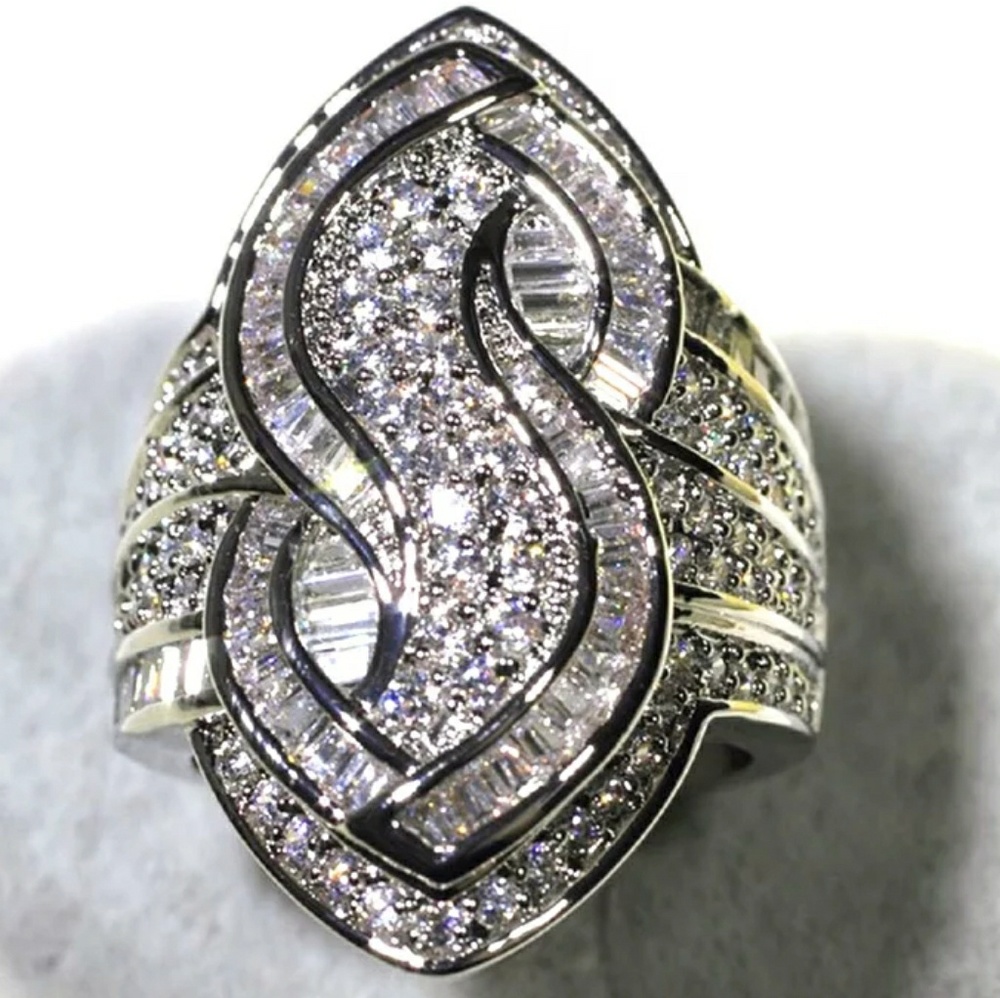 🎀Shimmering Geometrical Shape Crystal Ring - Picture 4 of 4
